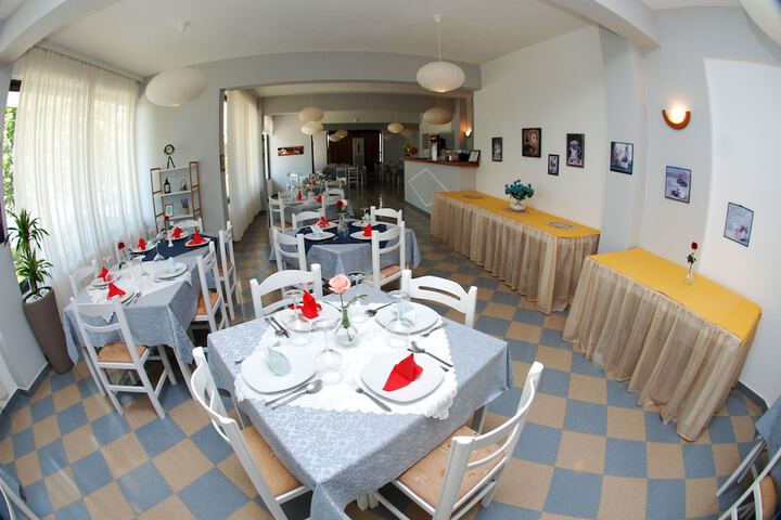Dining 48 of 86