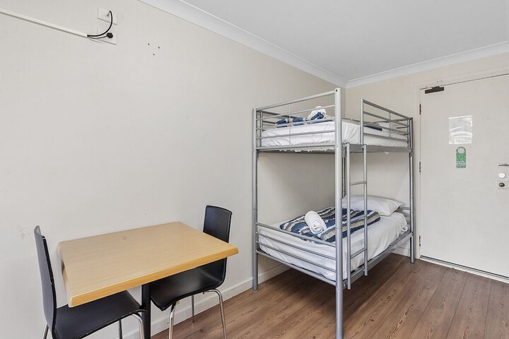 Room 44 of 110