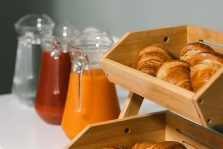 Breakfast/Coffee Service 111 of 128
