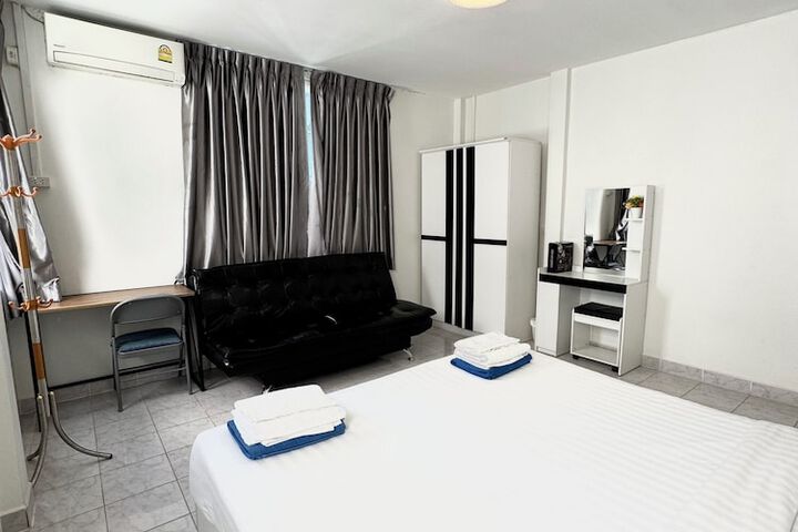 Room 53 of 91