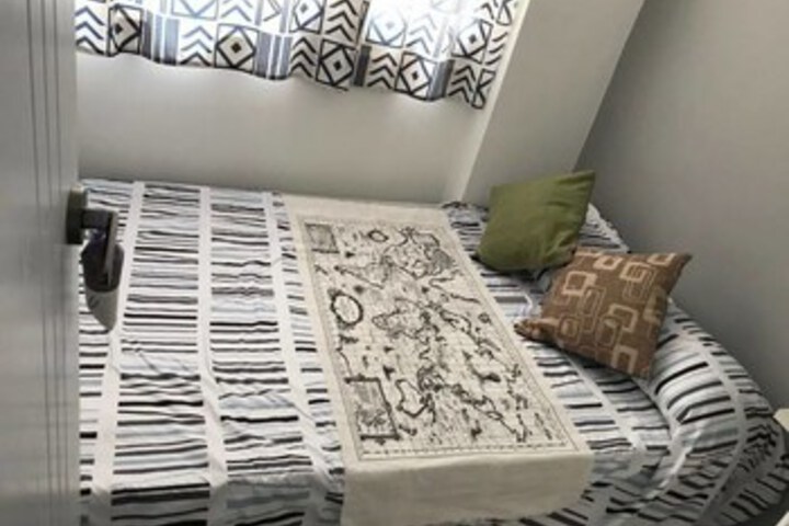 Room 7 of 14