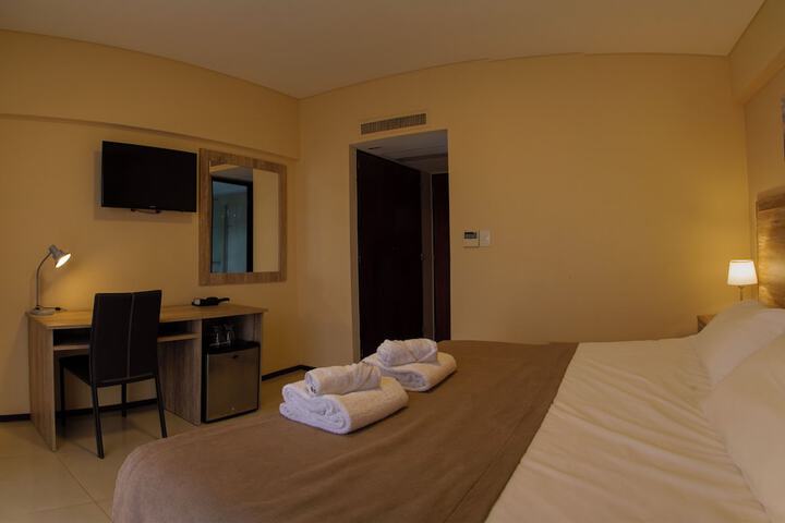 Room 8 of 33