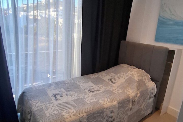 Room 13 of 32