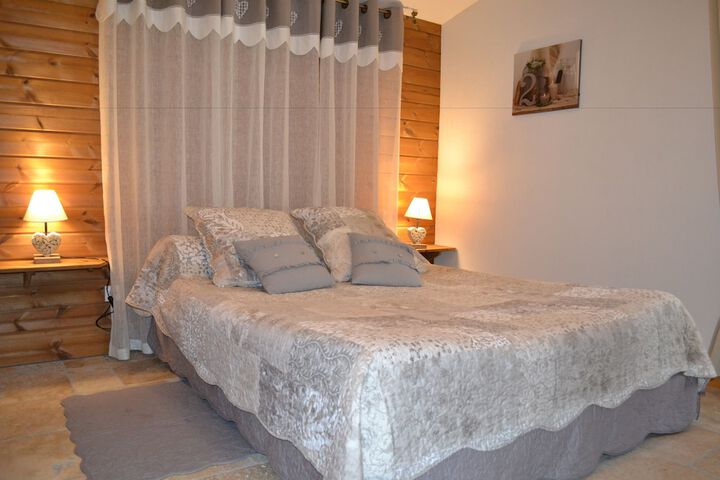 Room 2 of 42