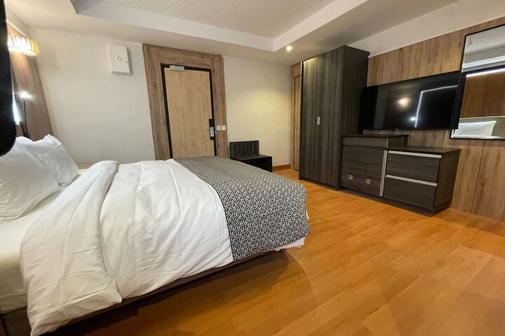 Room 3 of 35