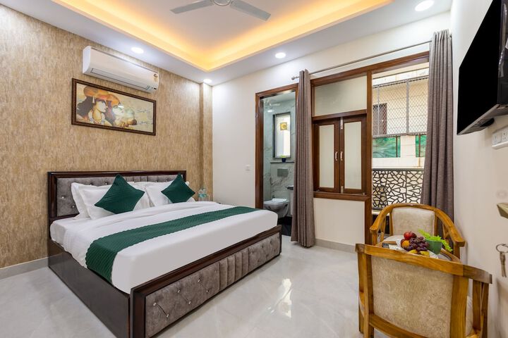 Room 6 of 28