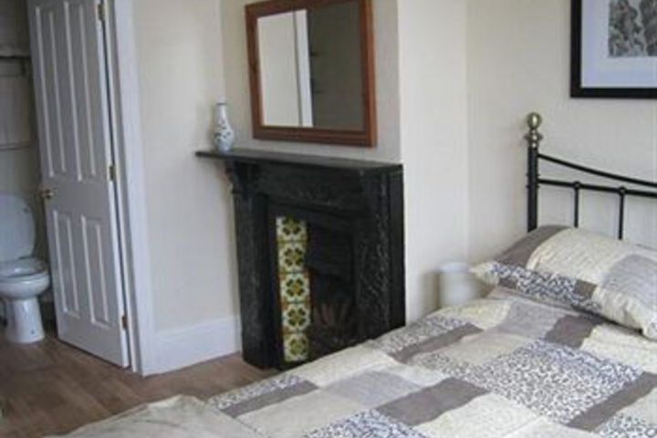 Room 7 of 14