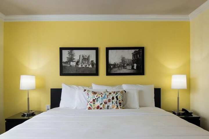 Superior King Room (12 of 15)