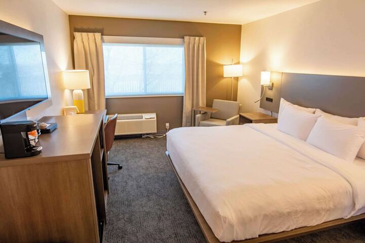 Room 10 of 34