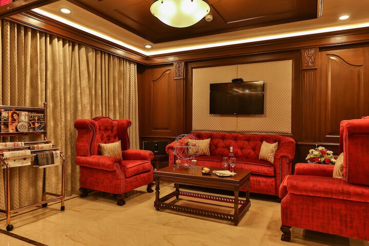 Room 12 of 90