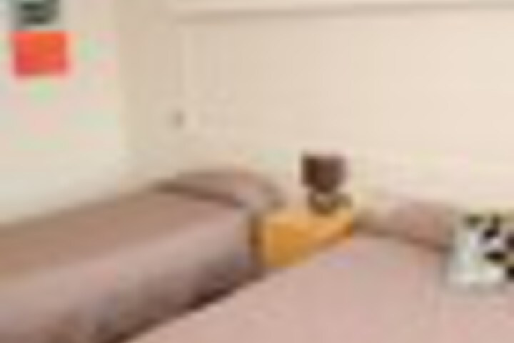 Room 8 of 66