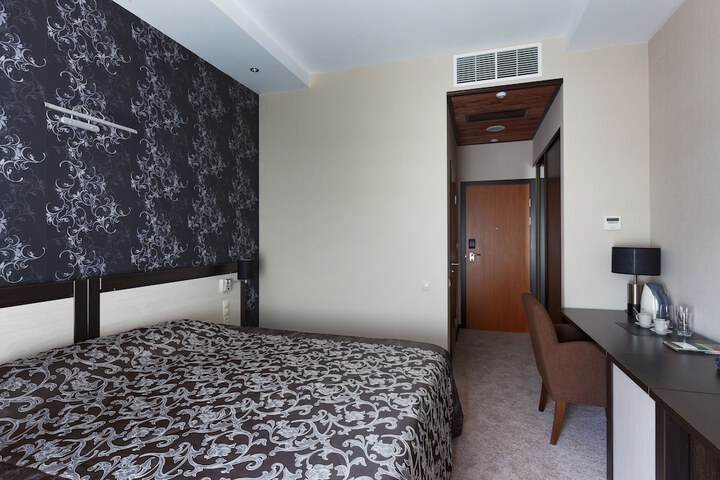 Room 6 of 109