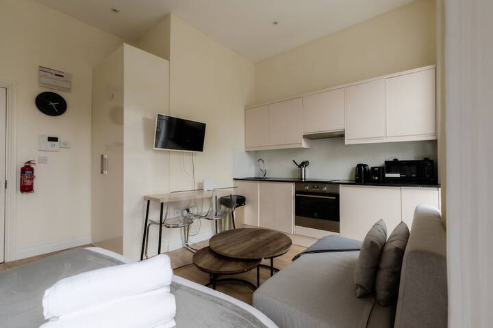 Room 34 of 109
