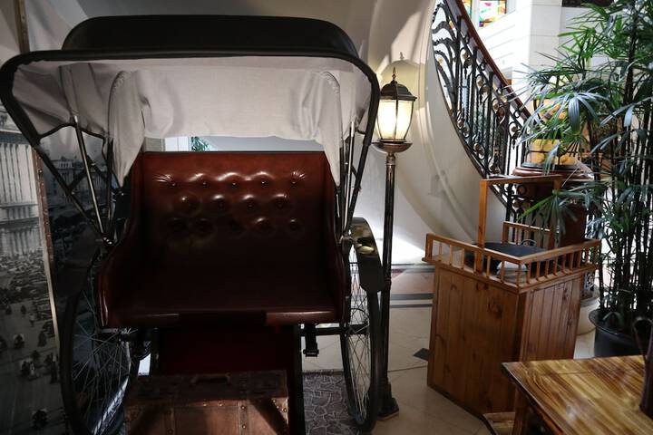 Guest Lobby