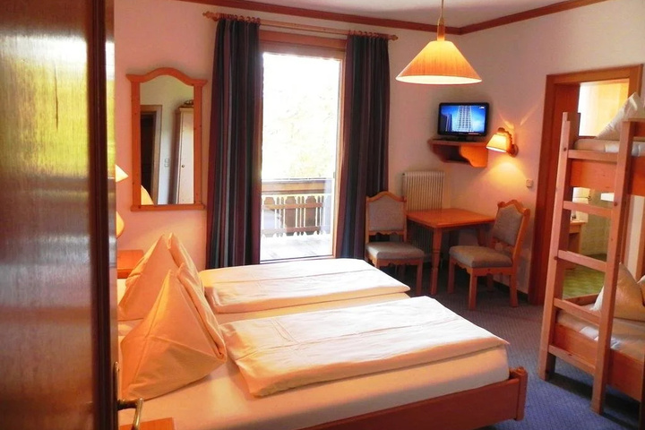 Room 2 of 16