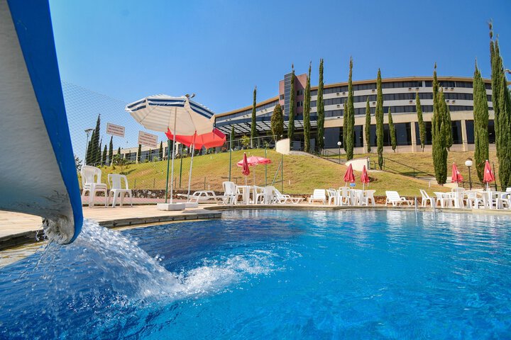 Pools & Facilities