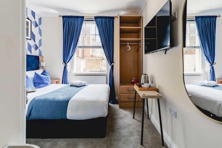 Room 72 of 110