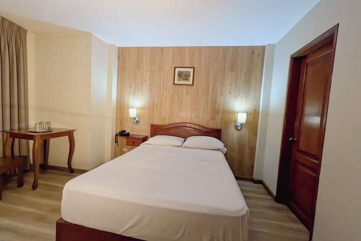 Room 18 of 32