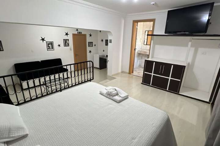 Room 14 of 42