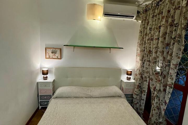 Room 9 of 29