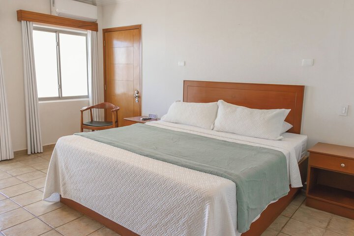 Room 12 of 39