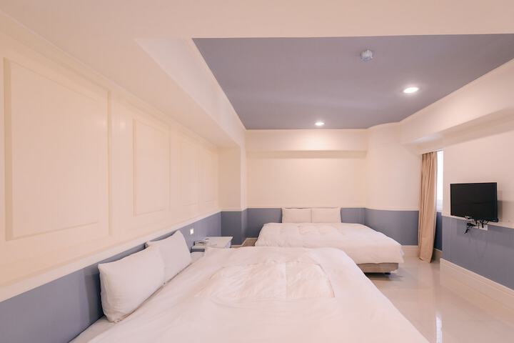 Room 27 of 71
