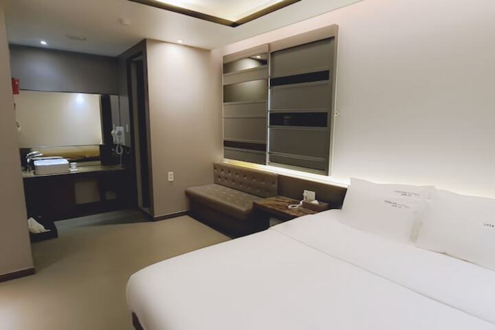 Room 10 of 89