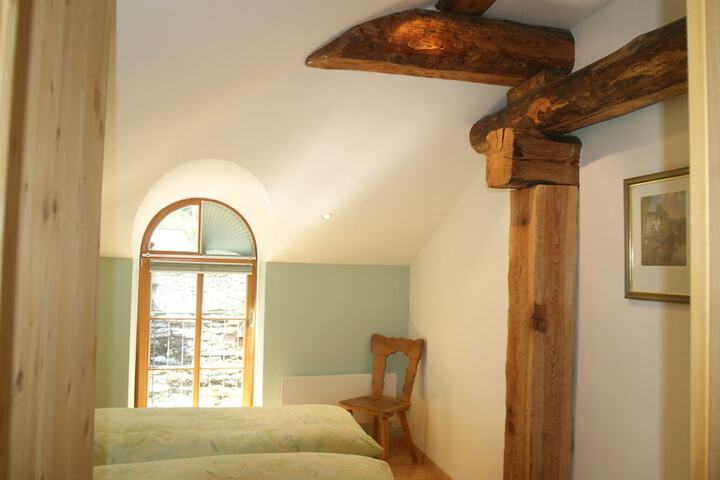 Room 5 of 31