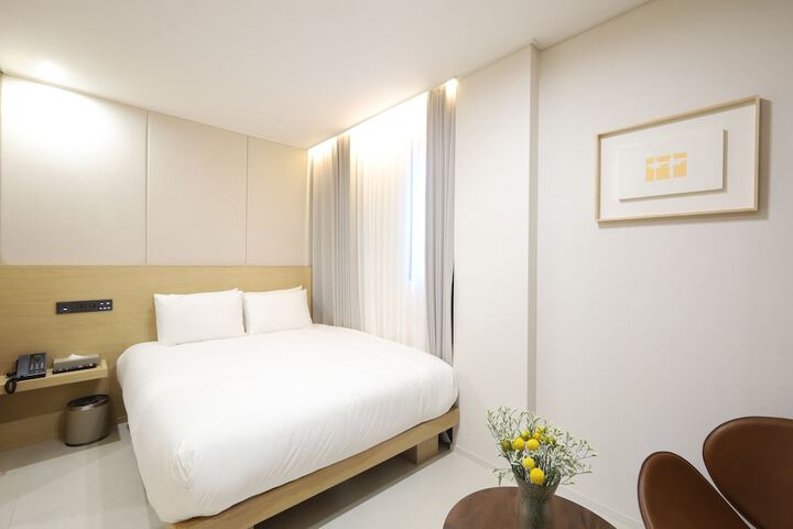 Room 35 of 75
