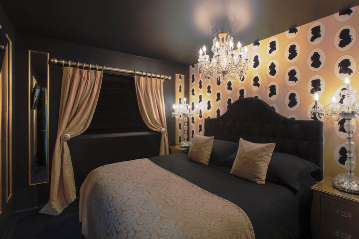 Room 215 of 258
