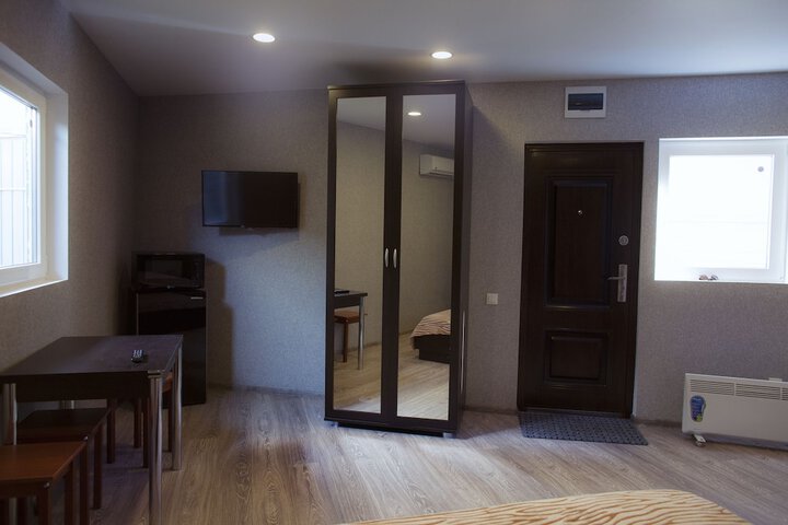 Room 11 of 37
