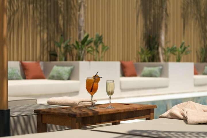 Pool Hotel