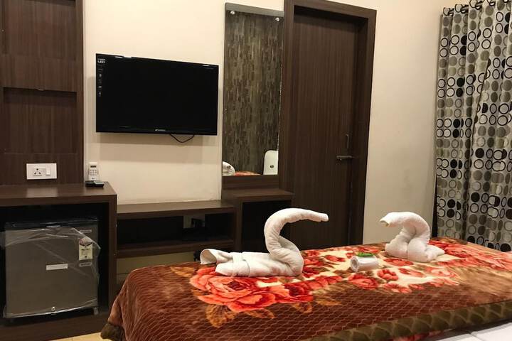Room 18 of 48