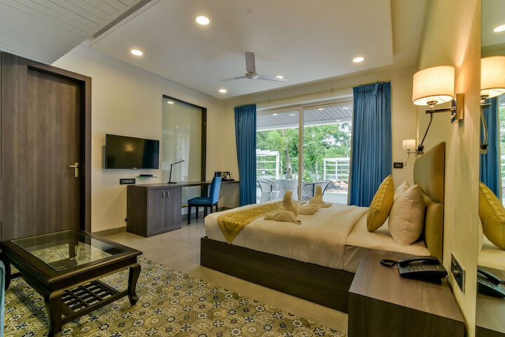 Room 9 of 38