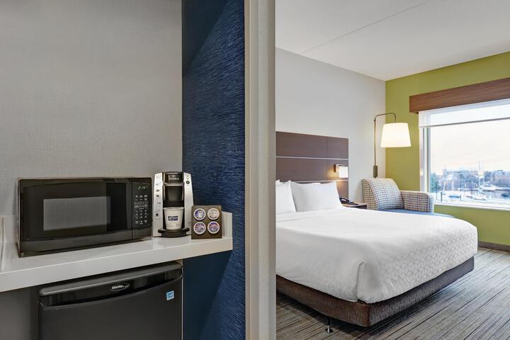 Standard Room, King or Two Doubles (2 of 3)