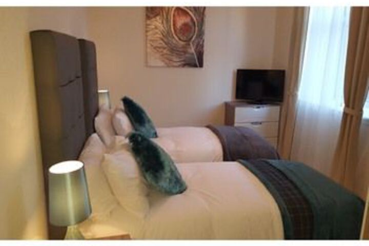 Room 6 of 17