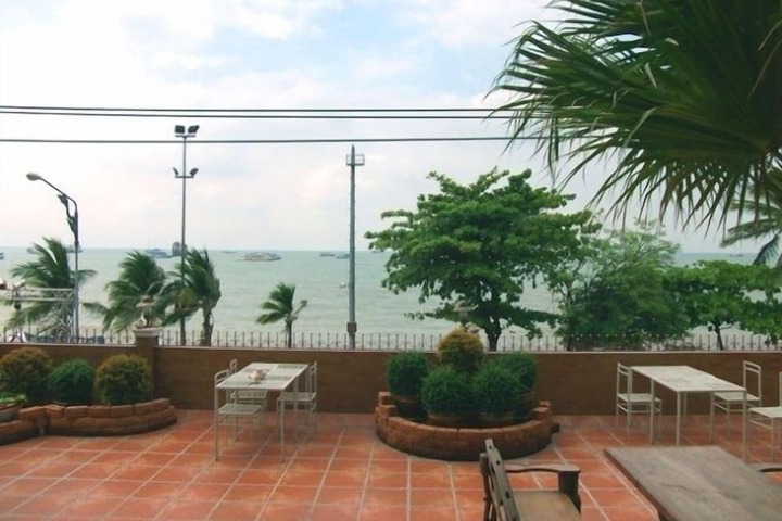 Terrace/Patio 28 of 31