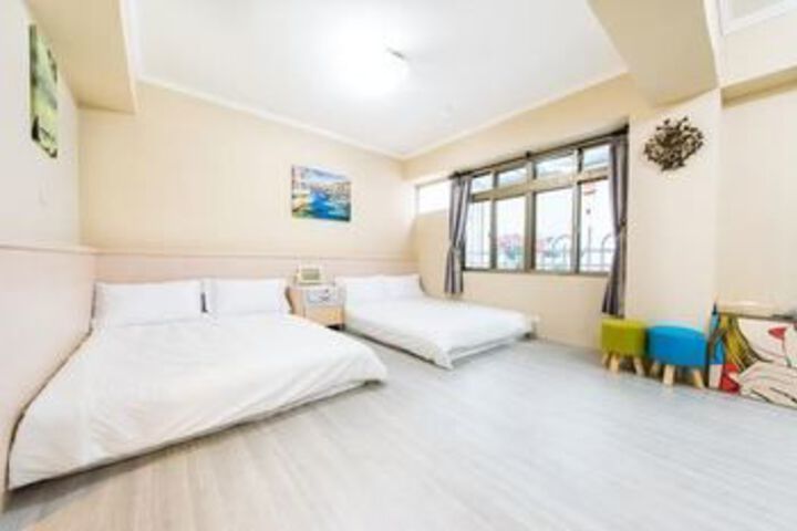 Room 5 of 13