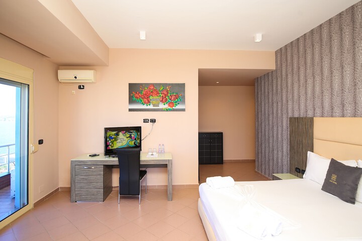 Room 47 of 218