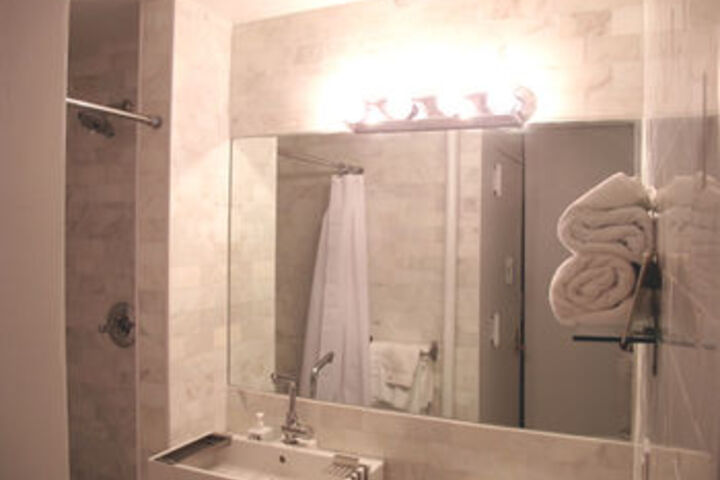 Room 2 of 38