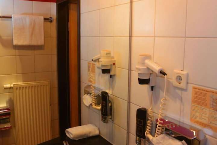 Room 20 of 23