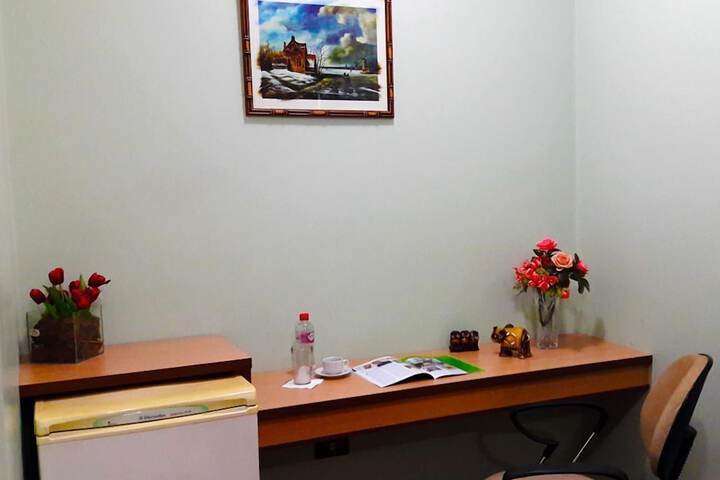 Room 12 of 20