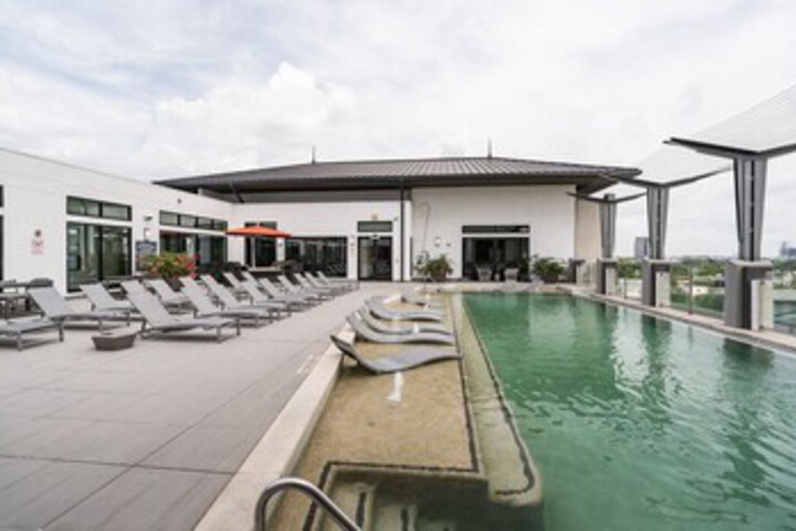 Hotel 51 of 251