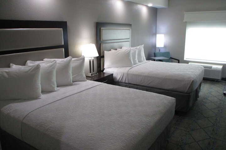 Suite King Size Bed (7 of 17)