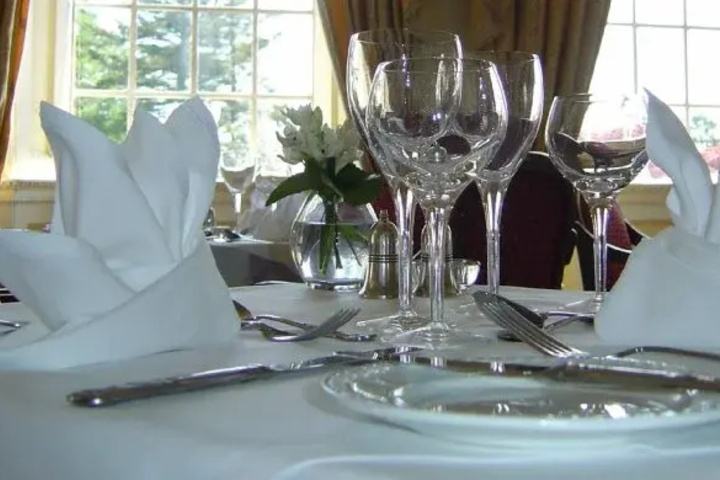 Dining 3 of 4