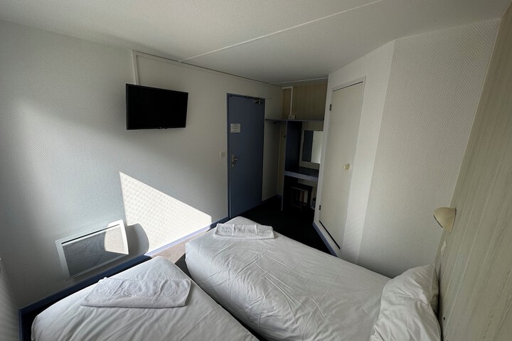 Room 4 of 11