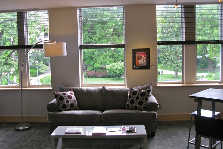 Room 5 of 10