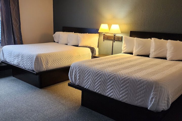 Standard Double Room 2 Queen Beds (5 of 7)