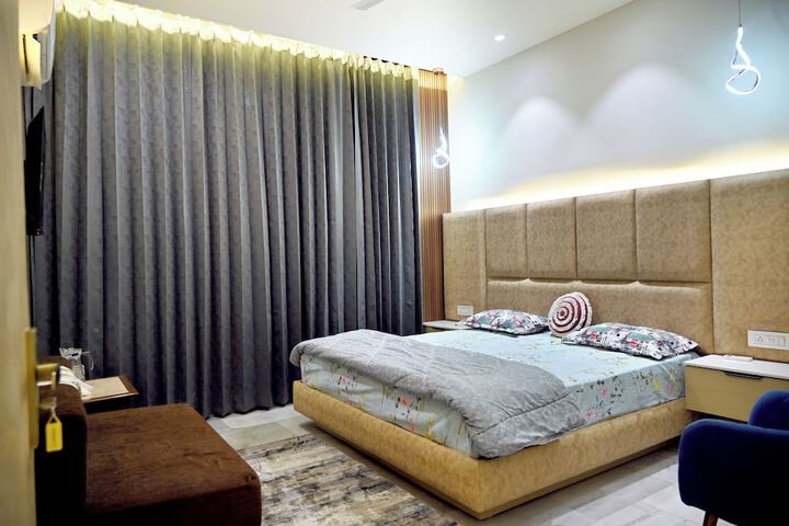 Room 30 of 54