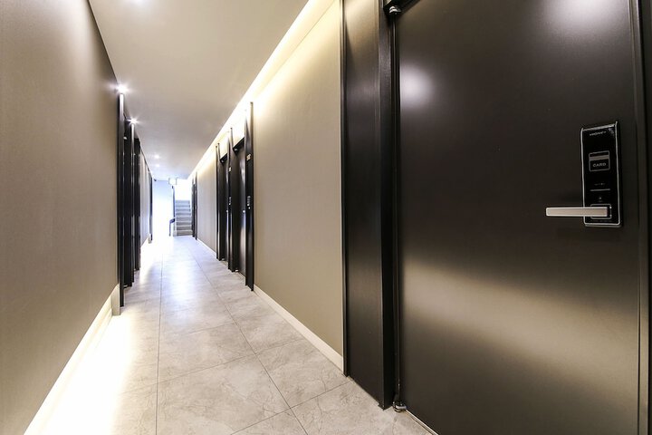 Ballroom/Hall 27 of 32